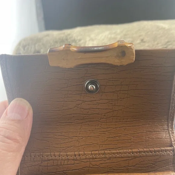 Vintage Gucci bamboo compact wallet. - Picture 10 of 13